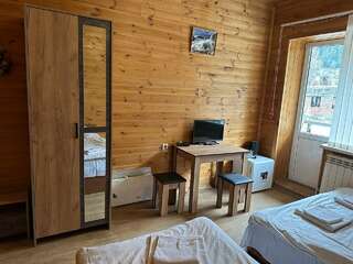Гостиница Метелица Домбай Двухместный номер с 2 отдельными кроватями и балконом-3